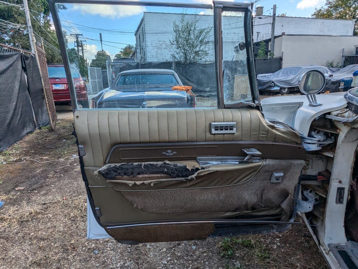 1961 Chrysler Imperial - photo 11