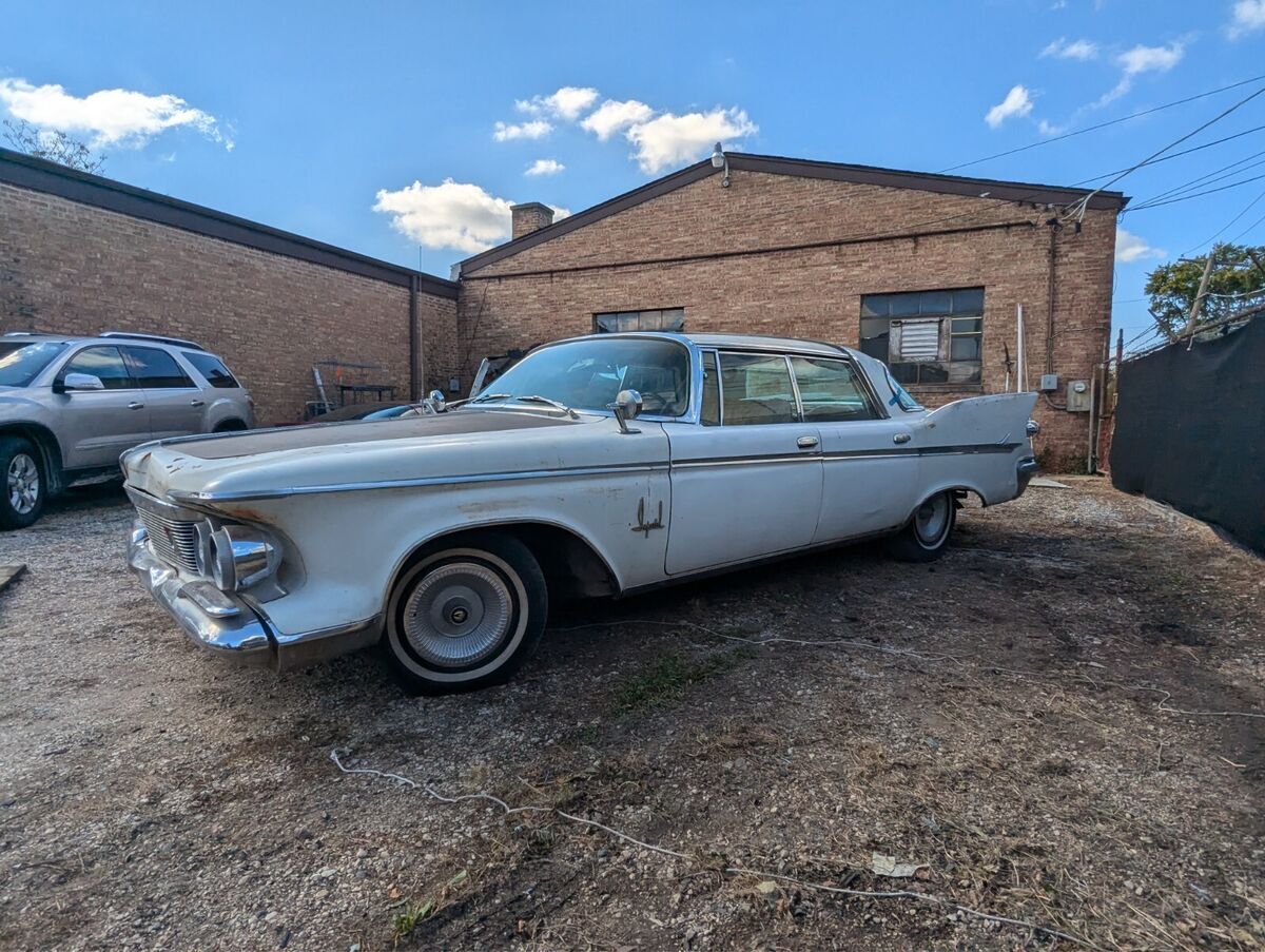 1961 Chrysler Imperial - photo 2