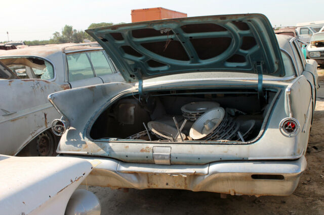 1961 Chrysler Imperial - photo 5