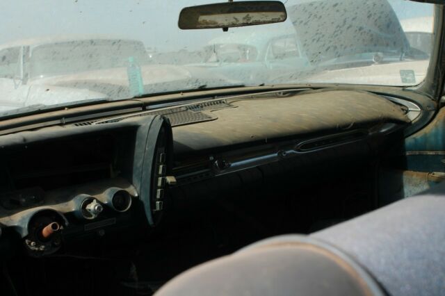 1961 Chrysler Imperial - photo 6