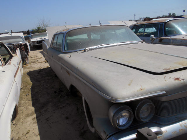 1961 Chrysler Imperial - photo 2