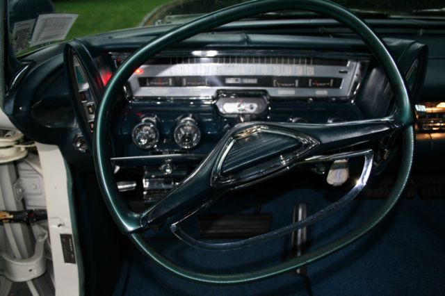 1961 Chrysler Imperial Crown - photo 12