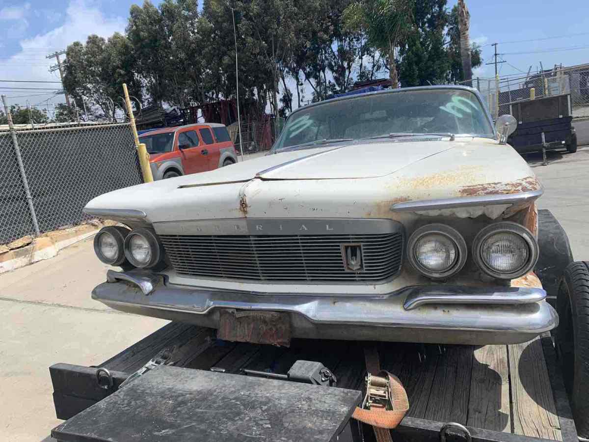1961 Chrysler Imperial - photo 3