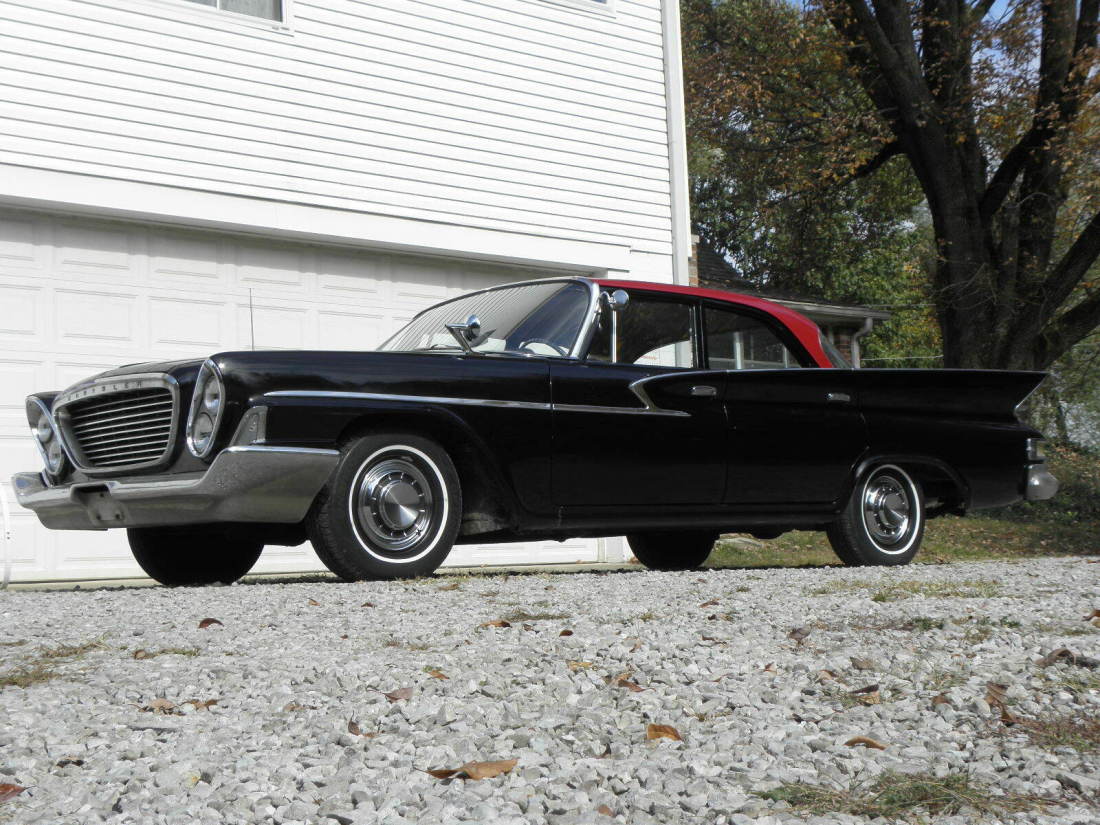 1961 CHRYSLER NEWPORT SEDAN / 413 ENGINE / RUNS AND DRIVES GREAT / NO RESERVE / 1961 Chrysler Newport