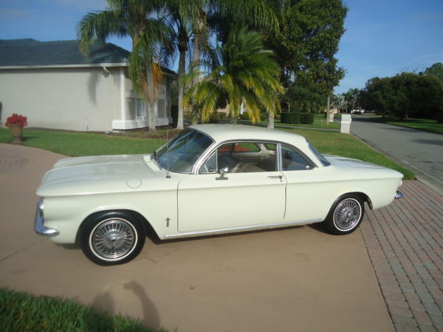 1961 CORVAIR MONZA 900 COUPE- GORGEOUS - 35,403 MILES -FAMILY OWNED FOR 38 YEARS 1961 Chevrolet Corvair Monza