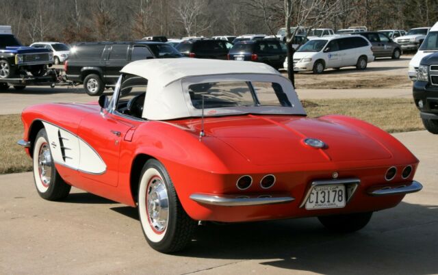 1961 Chevrolet Corvette 270HP #'S MATCH - photo 11
