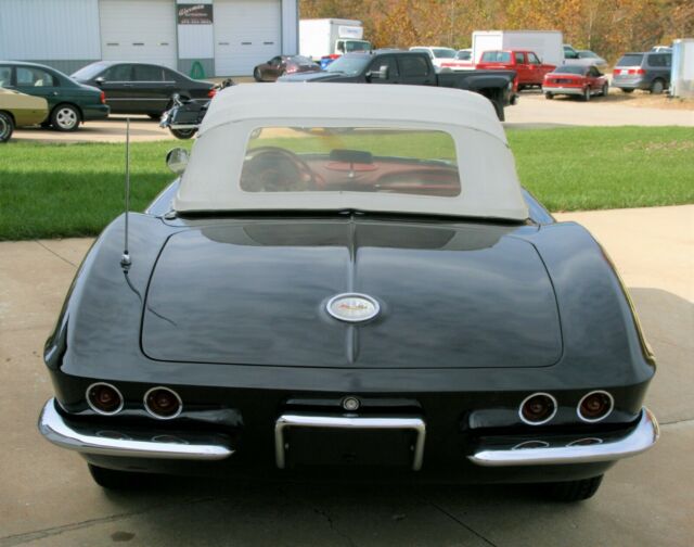 1961 Chevrolet Corvette - photo 10