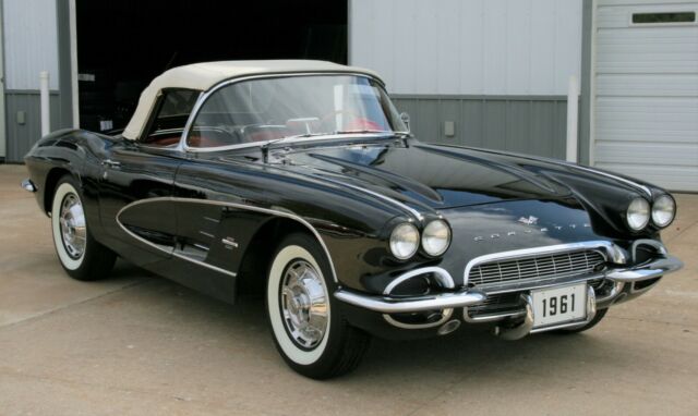 1961 Chevrolet Corvette - photo 3