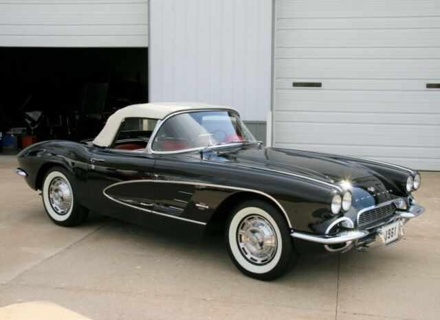 1961 Chevrolet Corvette - photo 5