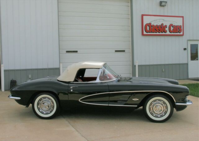 1961 Chevrolet Corvette - photo 6