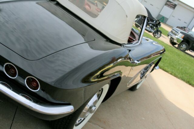 1961 Chevrolet Corvette - photo 8