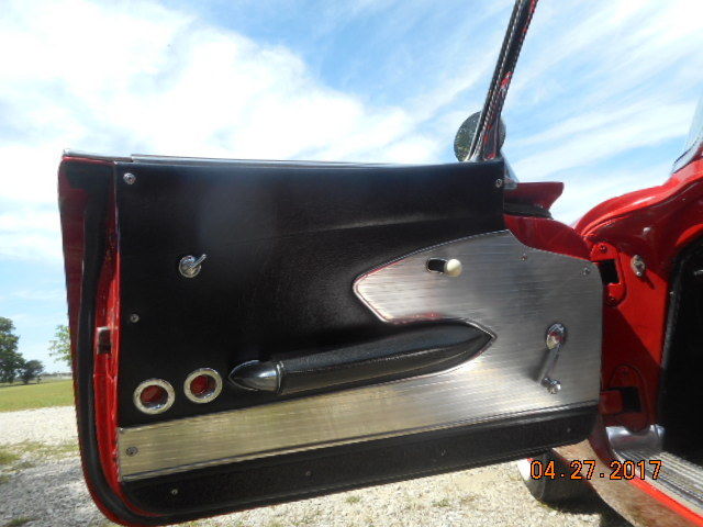 1961 Chevrolet Corvette Vinyl - photo 9