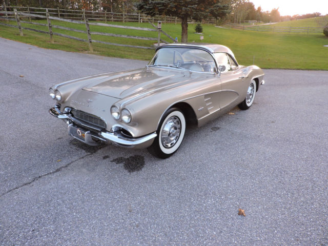 1961 Corvette 283-270 4 speed Dual Quad all #'s match, both tops beautiful car! 1961 Chevrolet Corvette