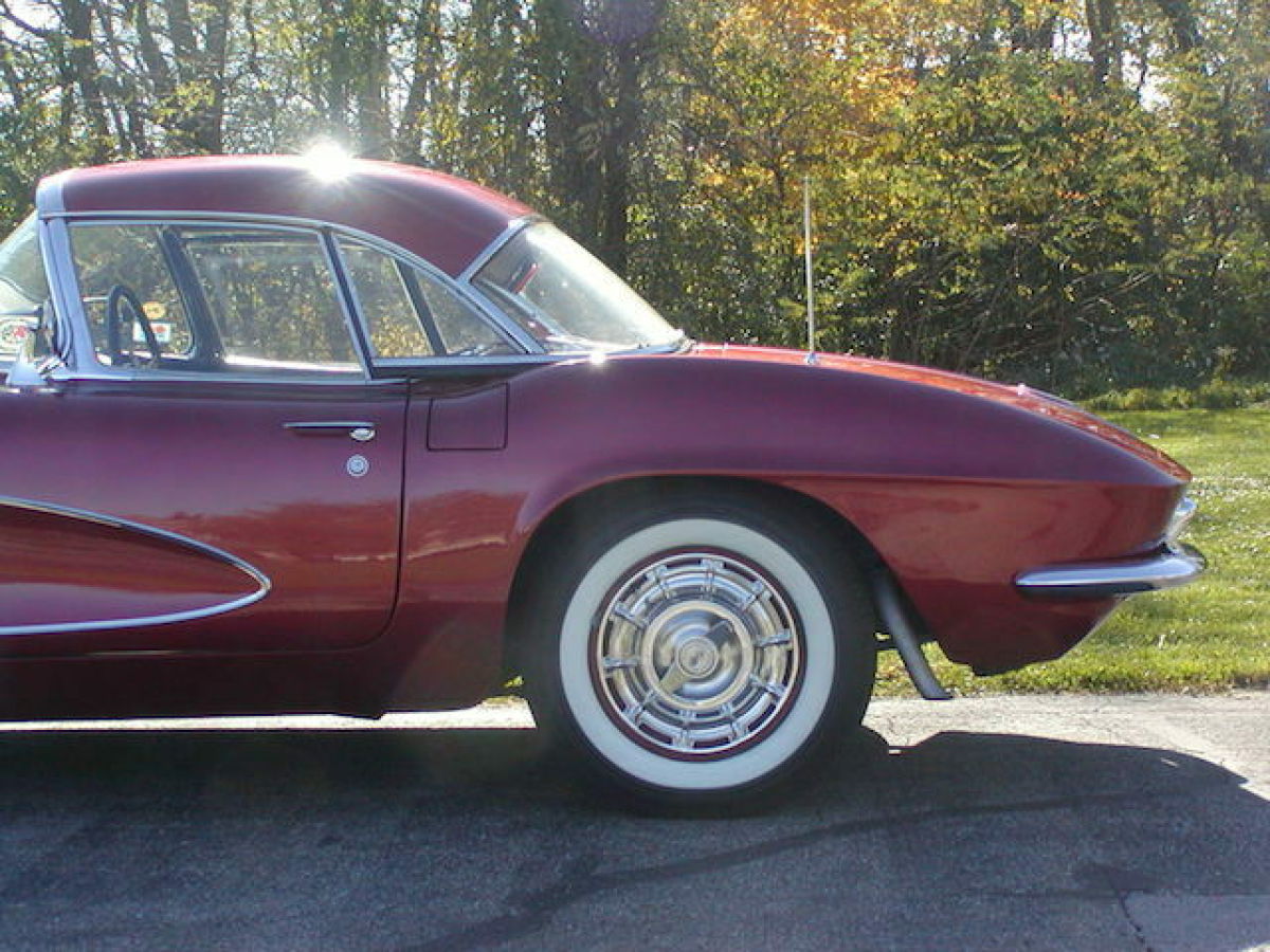 1961 Chevrolet Corvette - photo 3