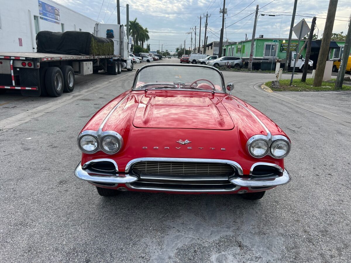 1961 Chevrolet Corvette - photo 2