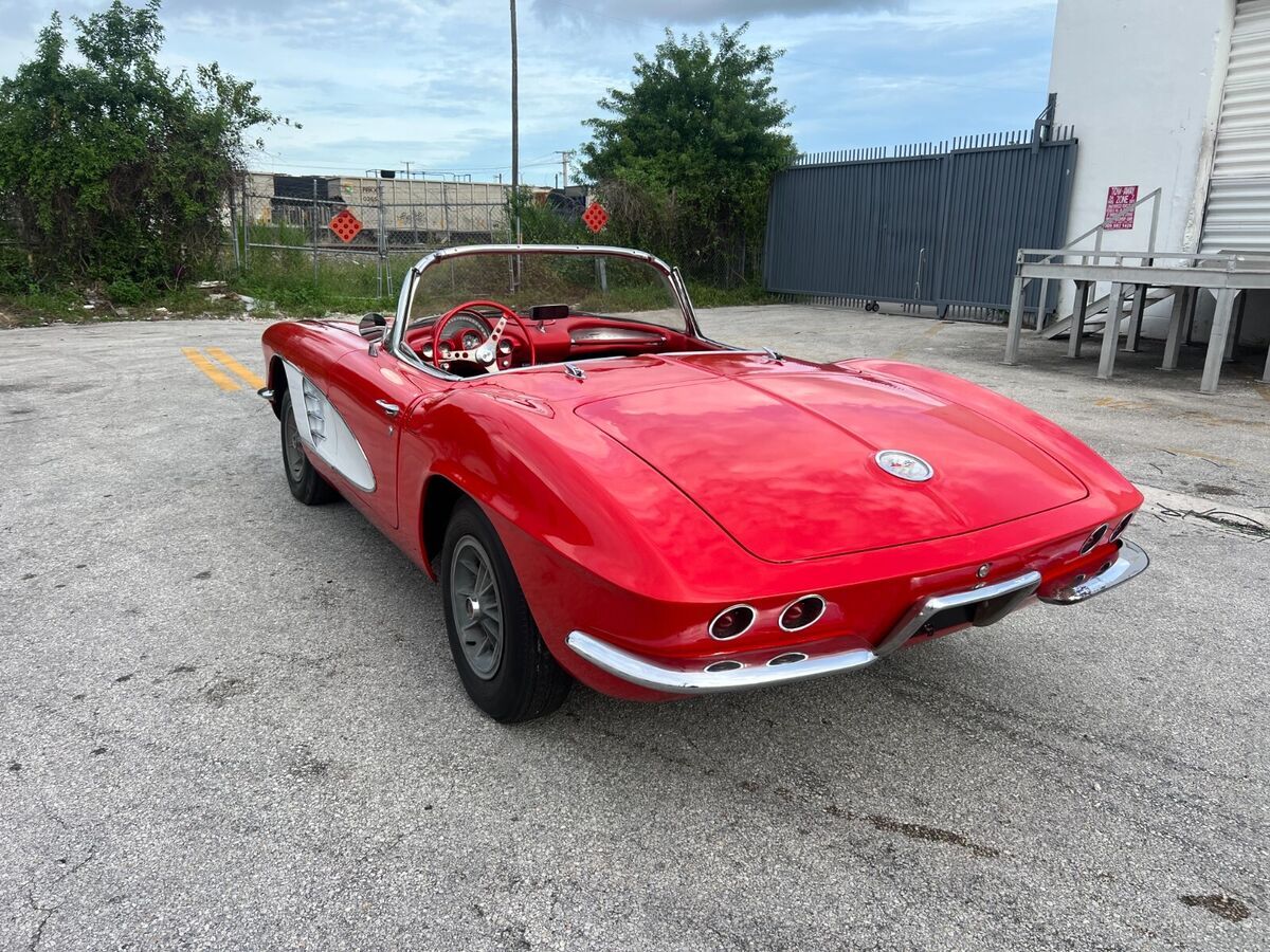 1961 Chevrolet Corvette - photo 8