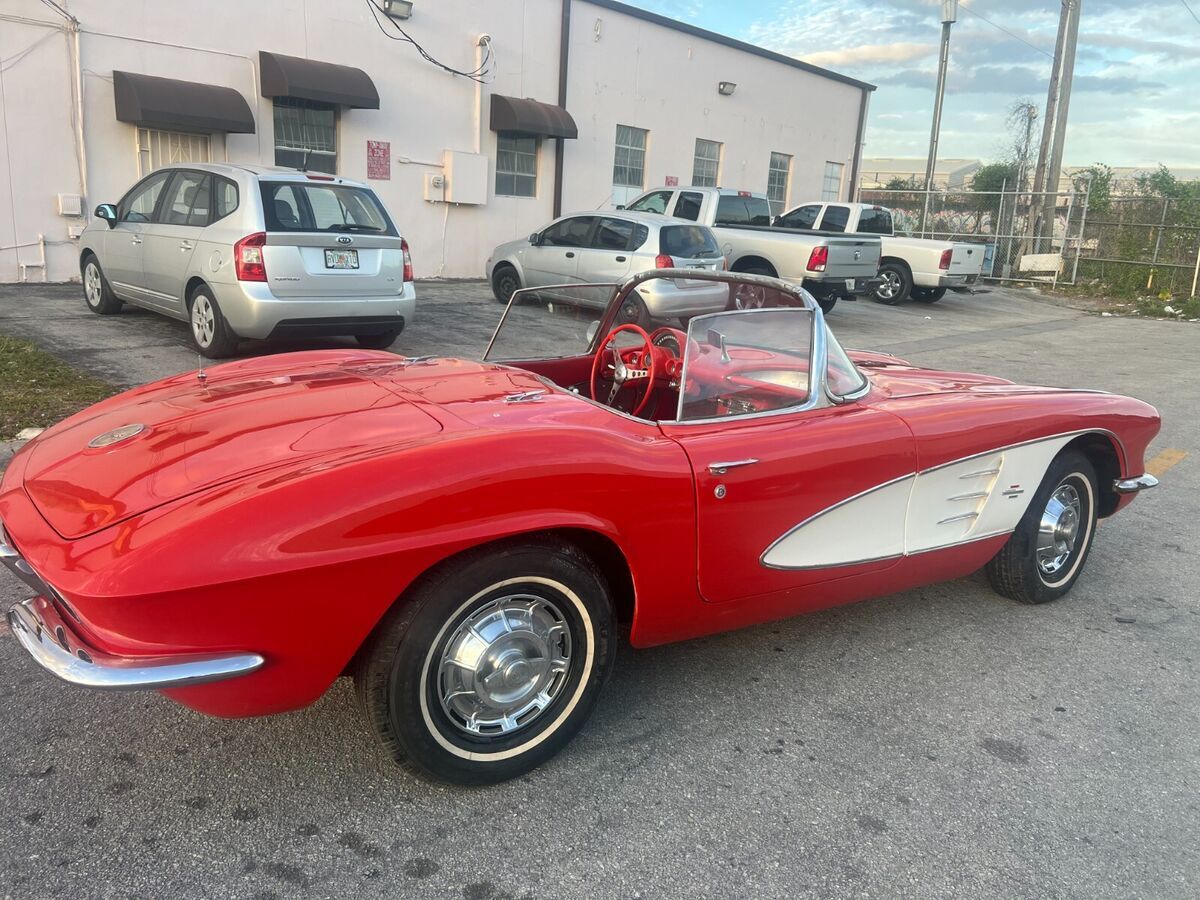 1961 Chevrolet Corvette - photo 12