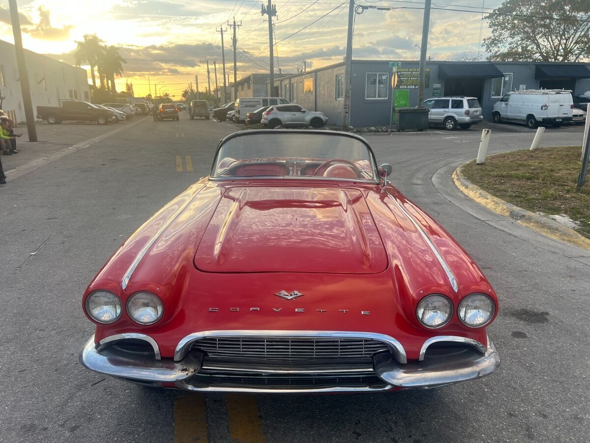 1961 Chevrolet Corvette - photo 2