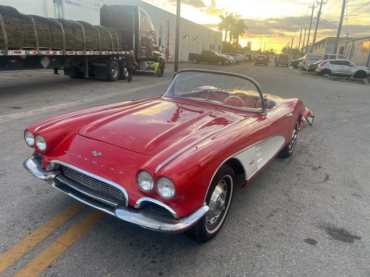 1961 Chevrolet Corvette - photo 3