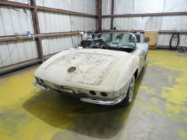 1961 Chevrolet Corvette - photo 3