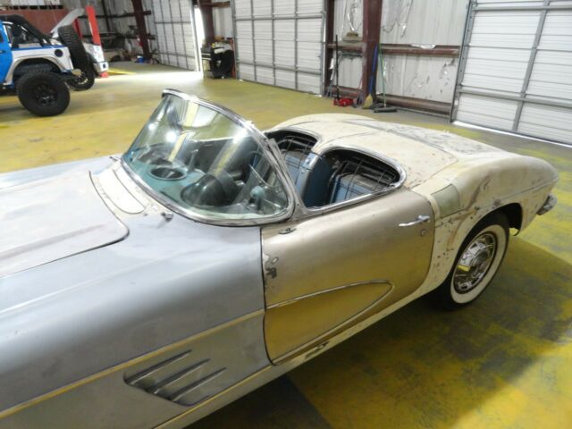 1961 Chevrolet Corvette - photo 5