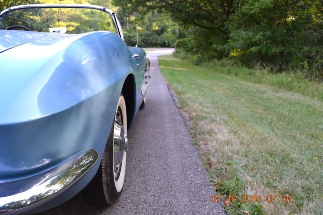 1961 Chevrolet Corvette 283 4SPD CONVERTIBLE - photo 10