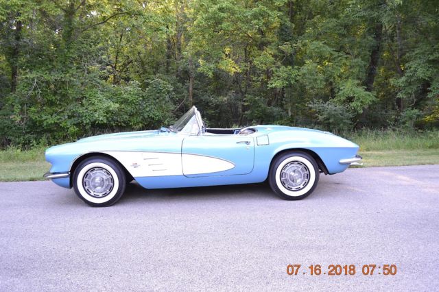 1961 Chevrolet Corvette 283 4SPD CONVERTIBLE - photo 4
