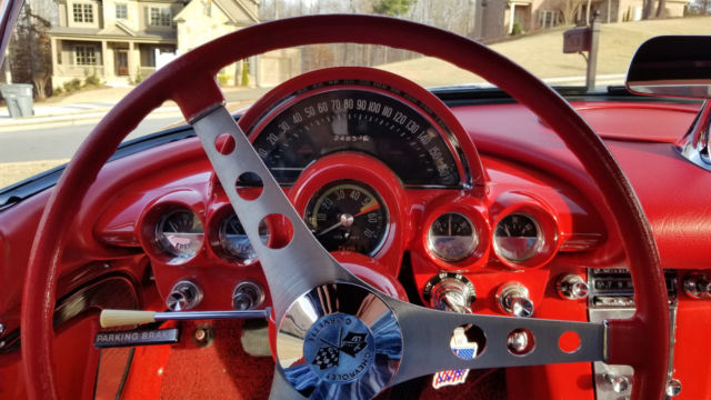 1961 Chevrolet Corvette - photo 12
