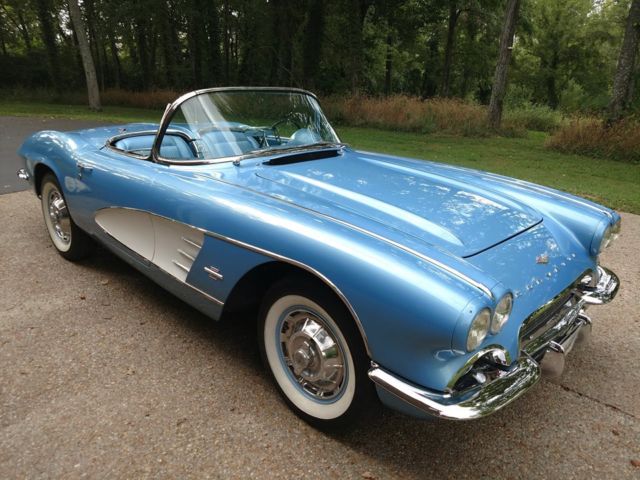 1961 Corvette Convertible *JewelBlue/Blue*4spd Like New in All Respects 1961 Chevrolet Corvette White Coves