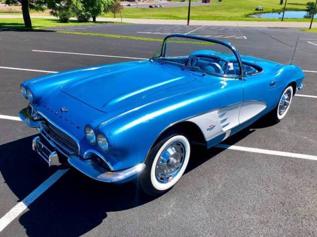 1961 Chevrolet Corvette - photo 3