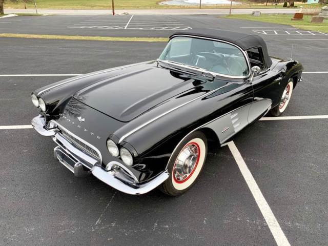 1961 Chevrolet Corvette - photo 2