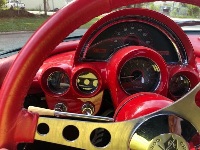1961 Chevrolet Corvette convertible - photo 4