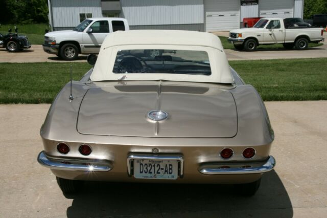 1961 Chevrolet Corvette - photo 9