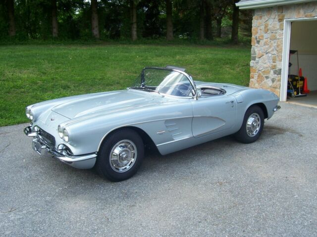 1961 CORVETTE JUST COMPLETED FULL FRAME OFF RESTORATION ON GARAGED KEPT CAR 1961 Chevrolet Corvette