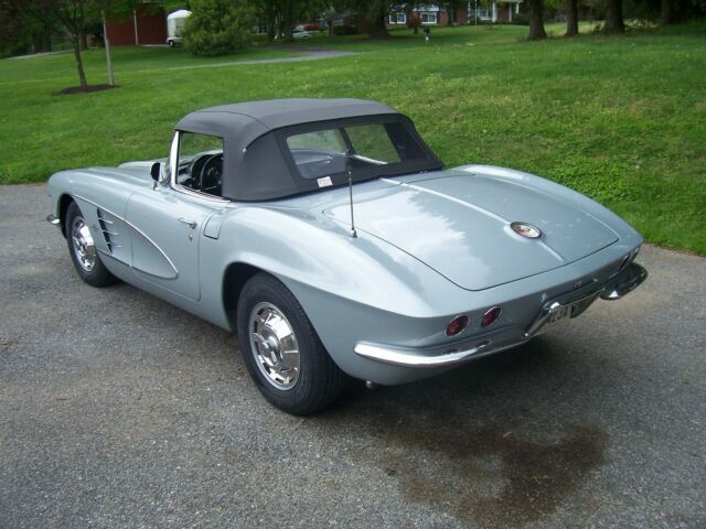 1961 Chevrolet Corvette - photo 8