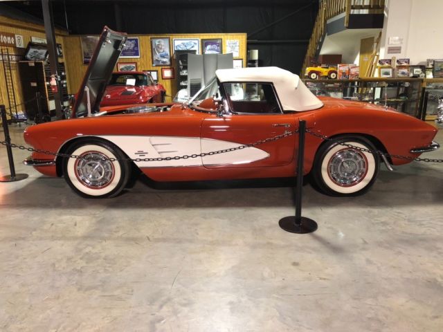 1961 Chevrolet Corvette - photo 2