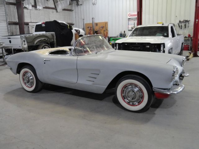 1961 Chevrolet Corvette - photo 3
