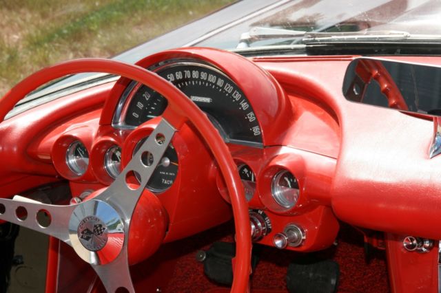 1961 Chevrolet Corvette - photo 10