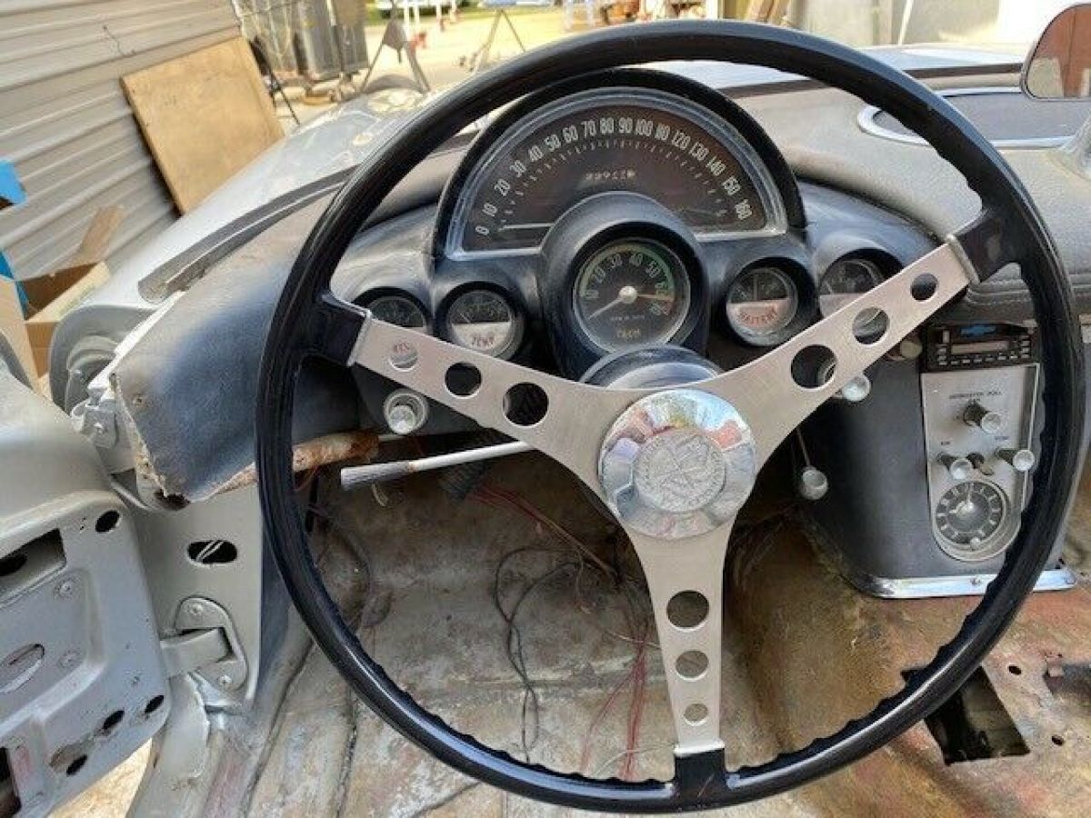 1961 Chevrolet Corvette - photo 11