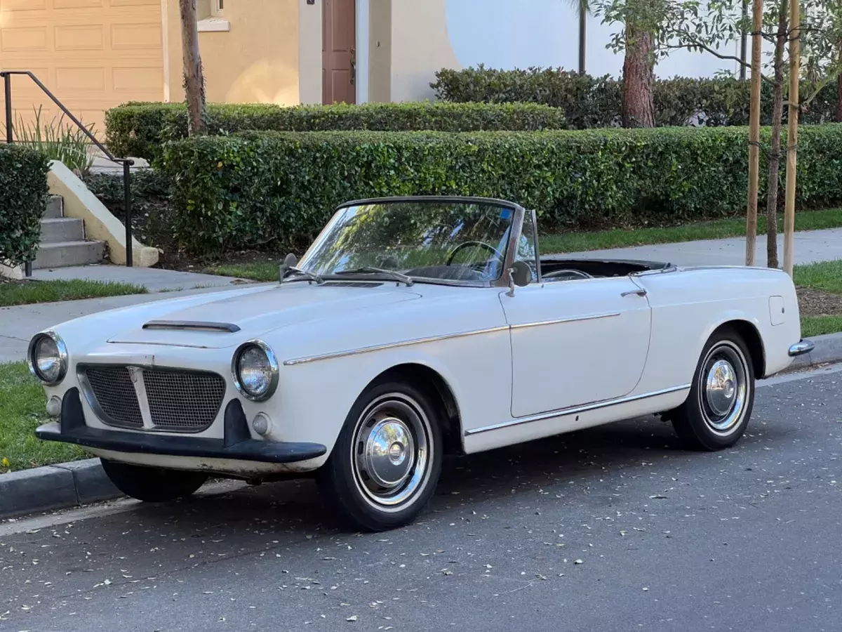 1961 FIAT Spider 1200 cabriolet. Similar to Alfa Romeo Giulia and Giulietta 1961 Fiat 1200