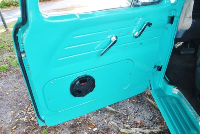 1961 Ford F-100 Custom Restomod Fully Restored Nut & Bolt V8 A/C - photo 6