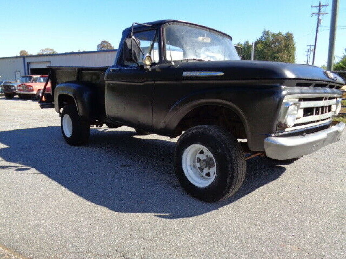 1961 FORD F100 4x4 CUSTOM CAB 292 V8 4 SPEED RUNS GREAT YARD DRIVES!! 1961 Ford F-100 4X4 CUSTOM CAB