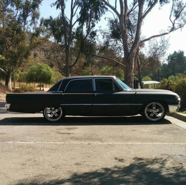 1961 Ford Fairlane 500 - photo 3