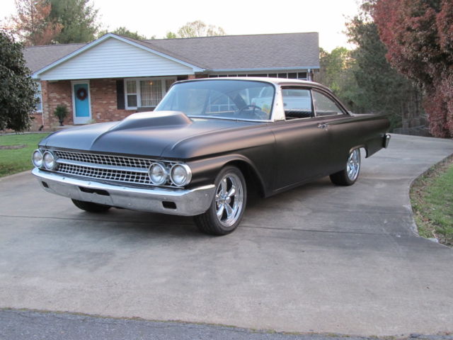 1961 Ford Galaxie Starliner 5.8L 2 Door Bubbletop 1961 Ford Starliner