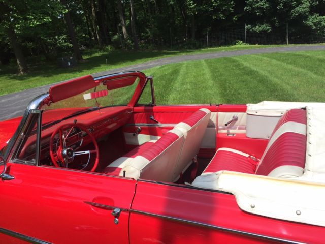 1961 Ford Galaxie Convertible - photo 2