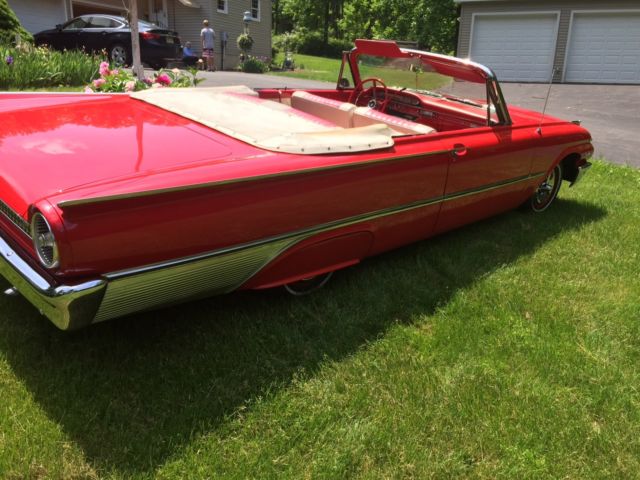 1961 Ford Galaxie Convertible - photo 3