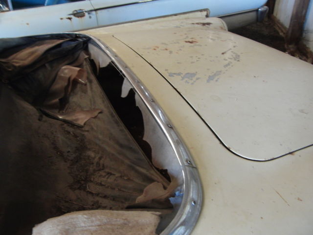 1961 Ford Sunliner Convertible - photo 2