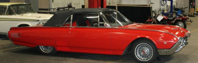 1961 Ford Thunderbird 2 door convertible with Roadster kit. Normal wear and tear 1961 Ford Thunderbird Convertible