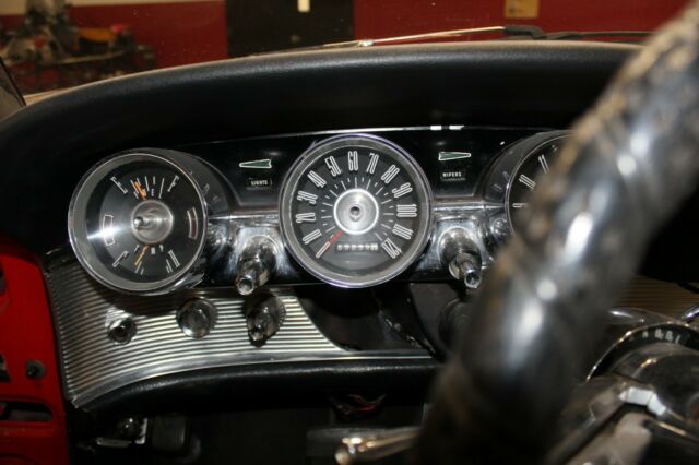 1961 Ford Thunderbird Convertible - photo 10