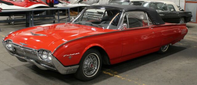 1961 Ford Thunderbird Convertible - photo 3